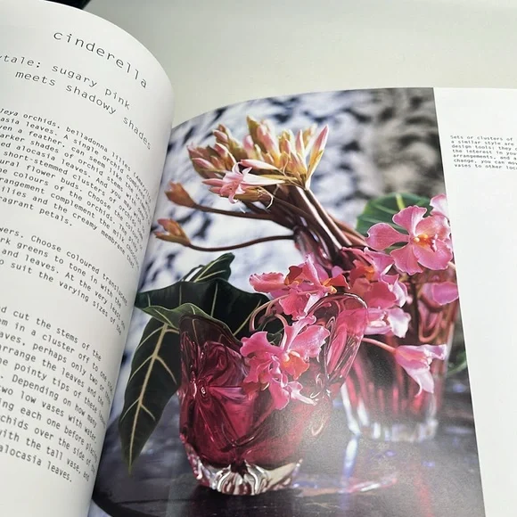 Flowers At Home Rare Floral Design Softcover Book By Mariella Ienna - Picture 5 of 14